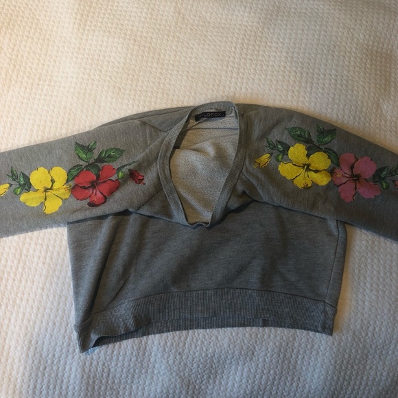 Wildfox cropped sweatshirt with flower detail - Picture 2 of 4